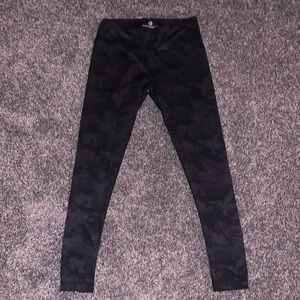 Black camo leggings